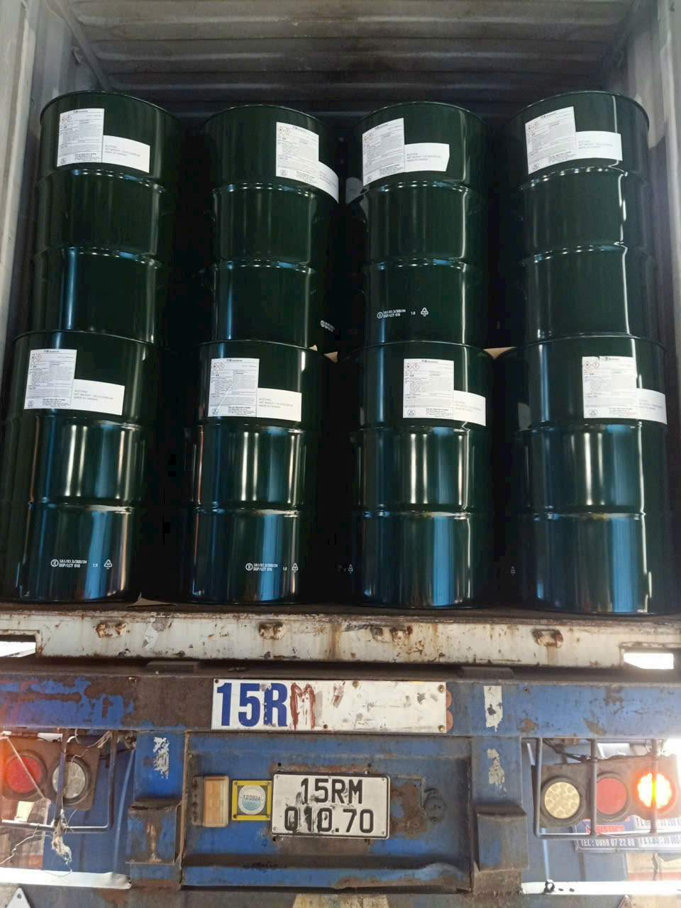Bảo quản Acetone 99.5% Taiwan Prosperity Đài Loan 160kg trong kho dung môi dễ cháy
