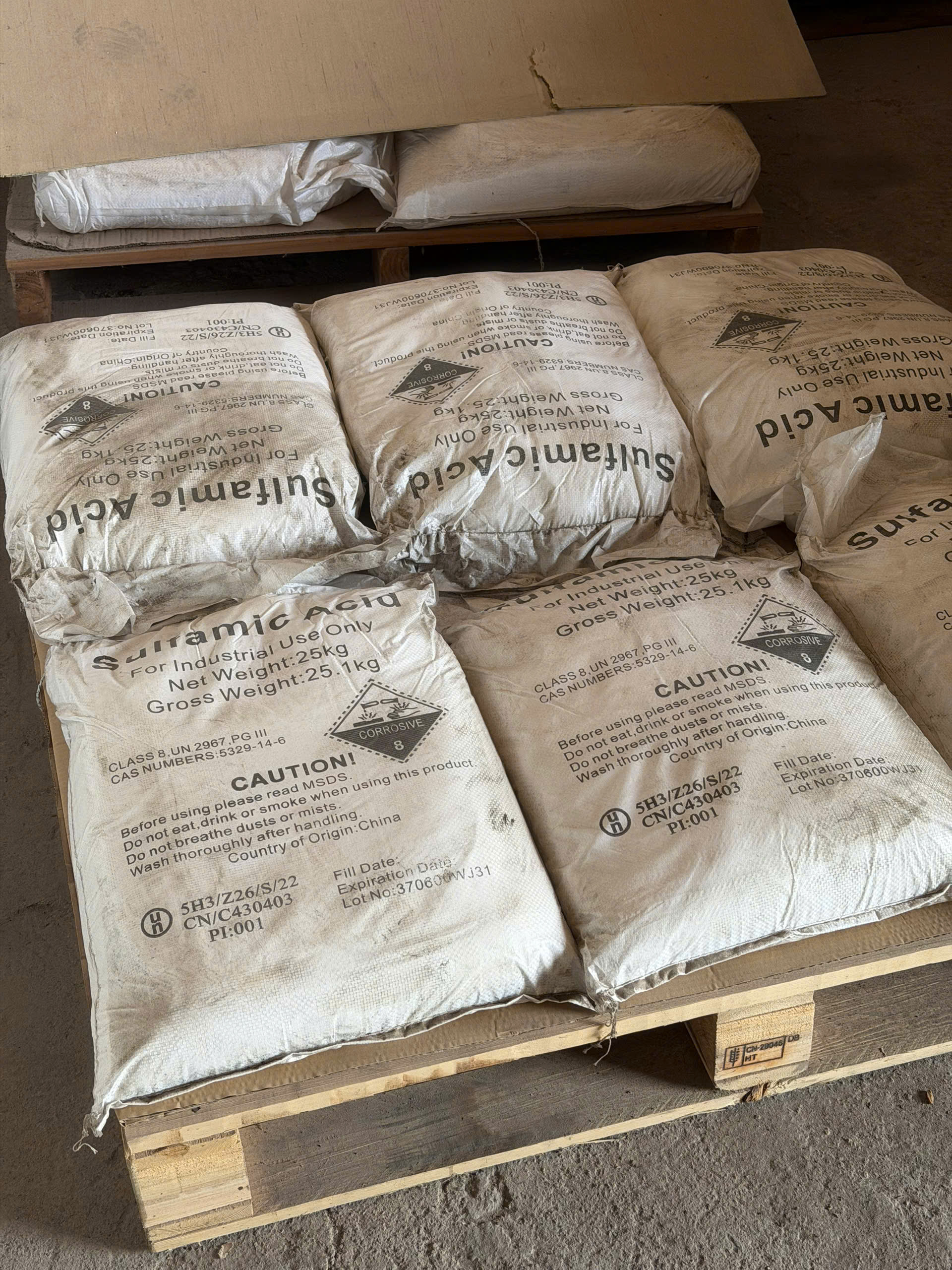 Hàng sẵn kho tại Châu An Chemical.