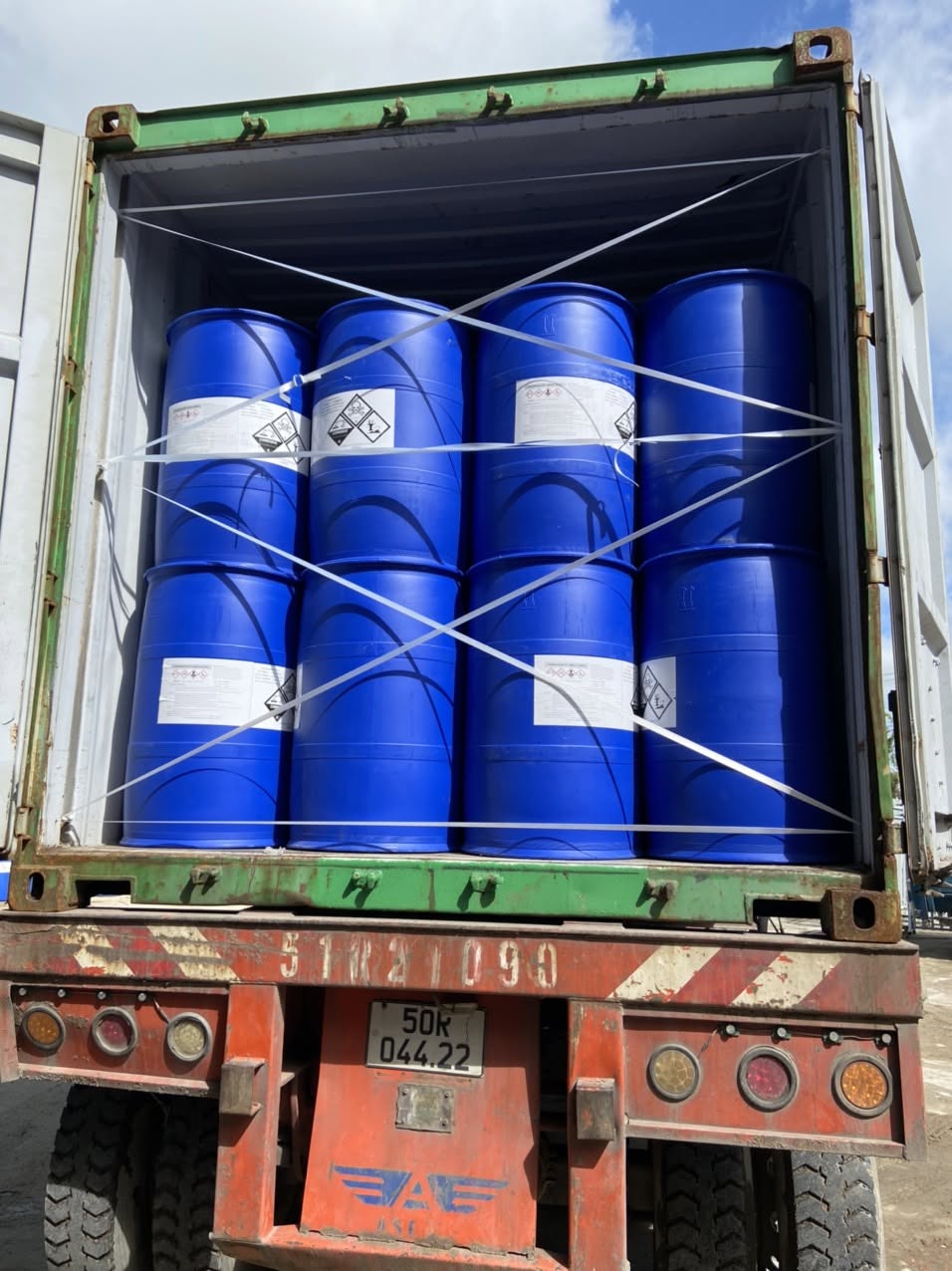 phuy glutaraldehyde bảo quản trong kho hóa chất có chống tràn