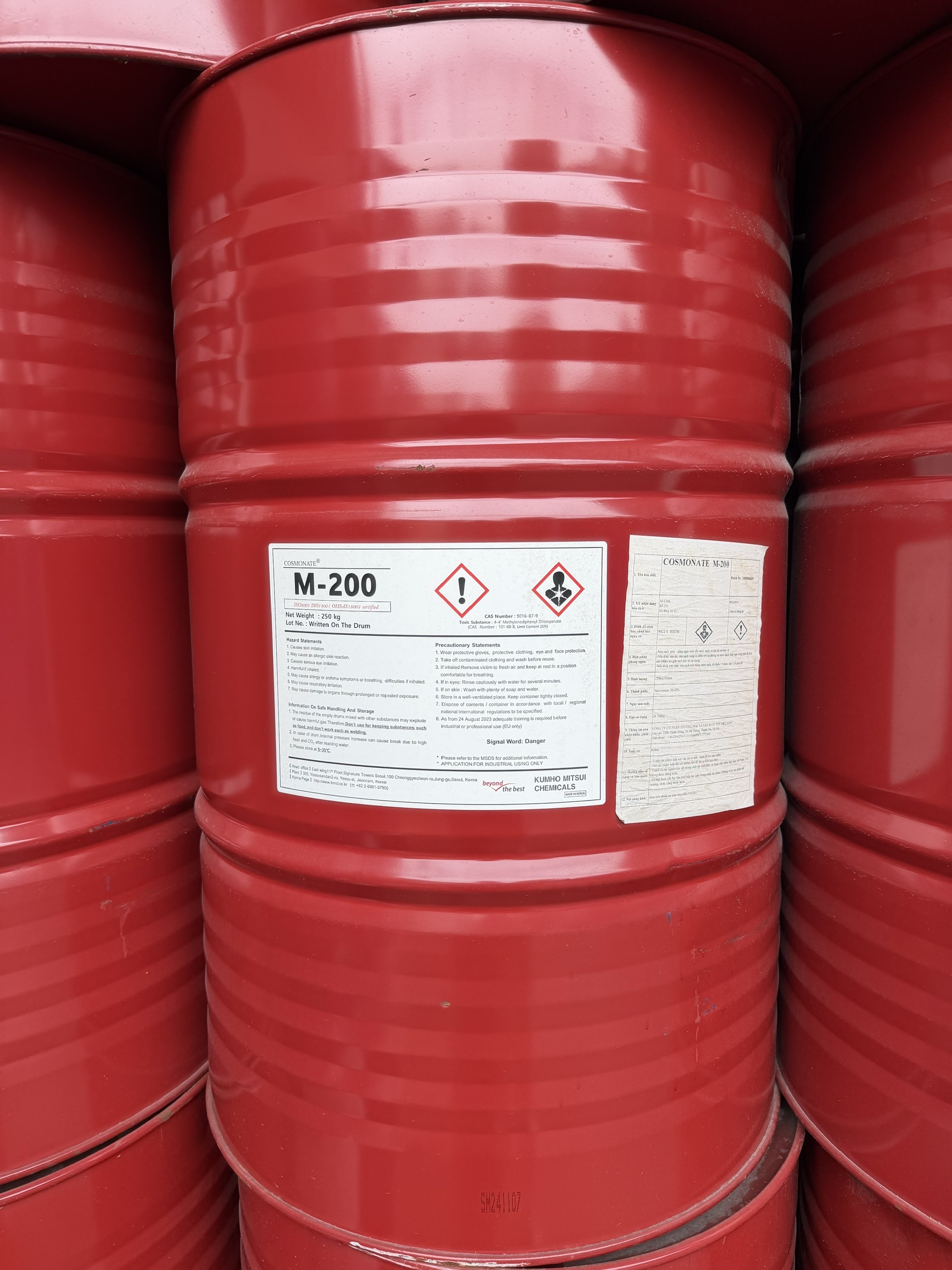 Phuy Cosmonate M-200 Polymeric MDI Kumho Mitsui Hàn Quốc 250kg.